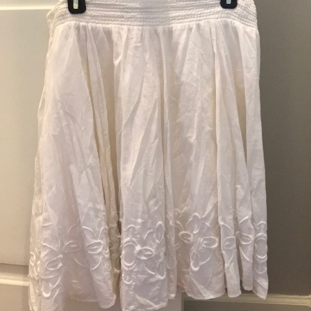 White banana Republic skirt